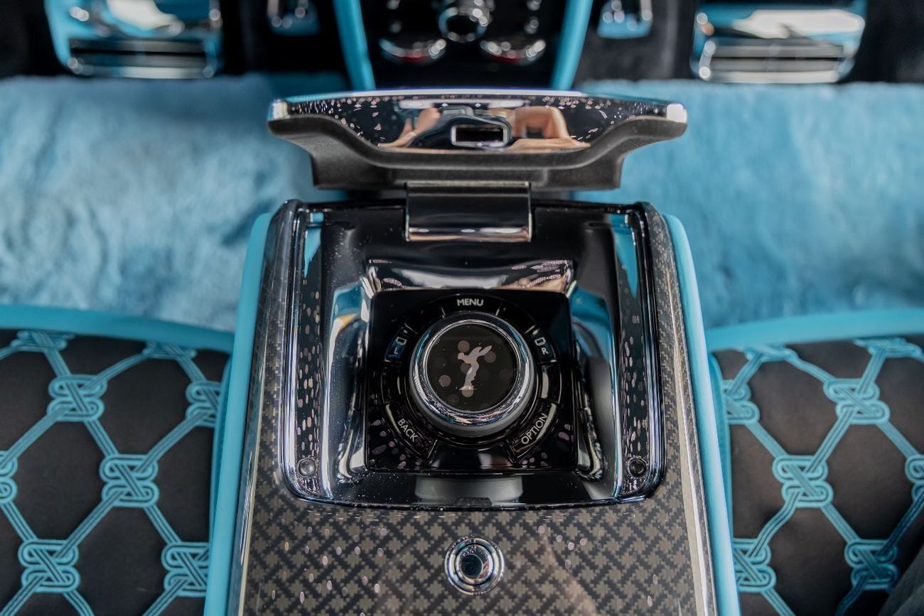 Rolls Royce Cullinan ROLLS ROYCE CULLINAN | BLACK BADGE | BESPOKE PREMIUM AUDIO  | DUALITY SEATS | European Specs | 2026