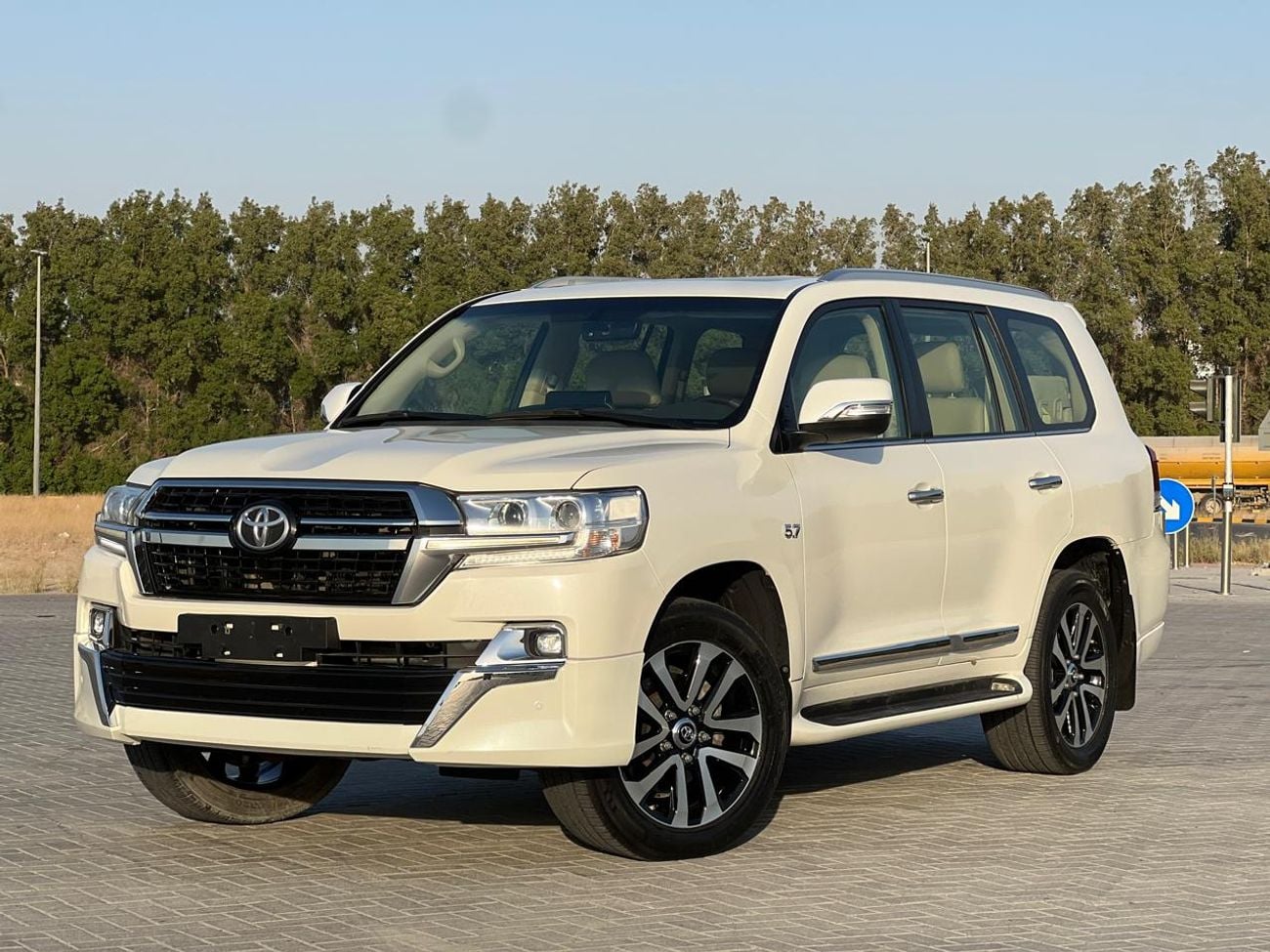 تويوتا لاند كروزر VXR