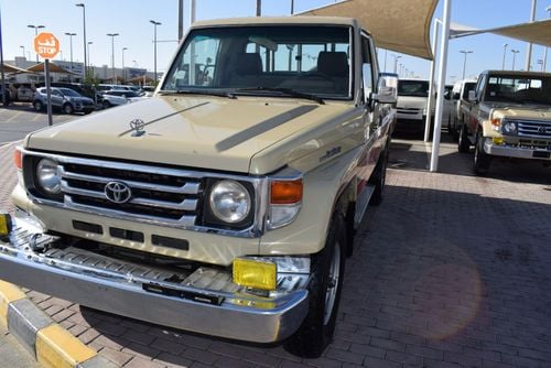 تويوتا لاند كروزر بيك آب Toyota Landcruiser pick up S/c 4WD, model:2002. Excellent condition