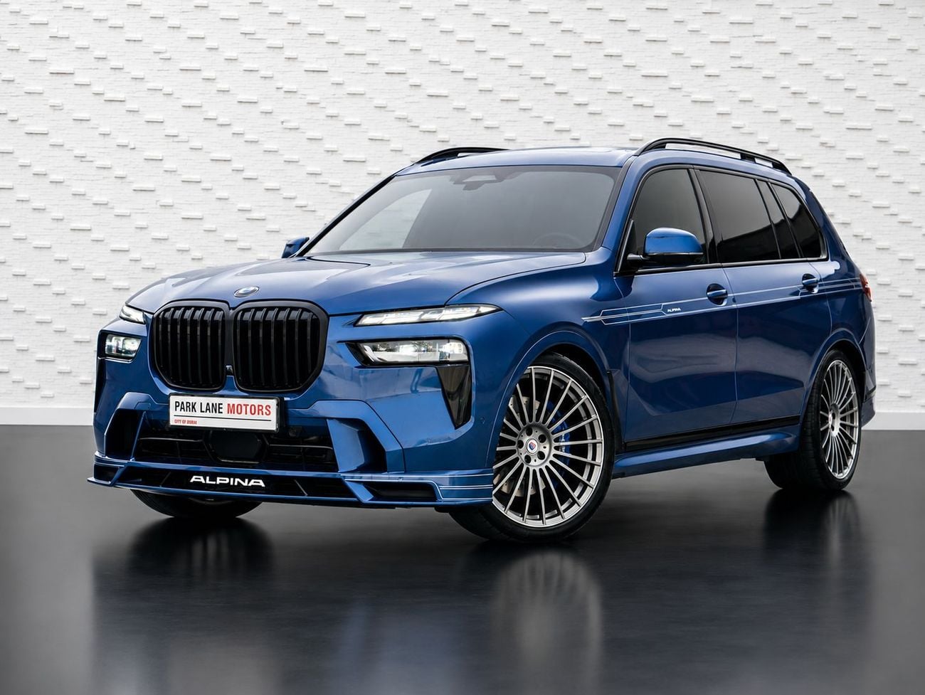 BMW XB7