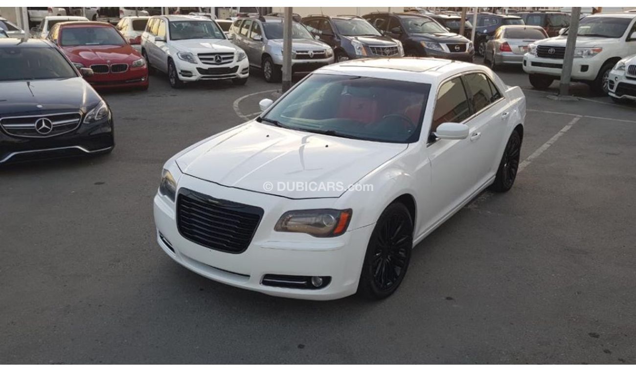 Chrysler 300C Crysral model 2013 Car prefect condition full option full electric control