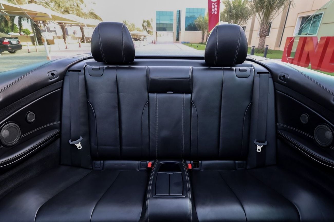 BMW M4 Std 3.0L 2016 BMW M4 M-Sport Convertible GCC Specs