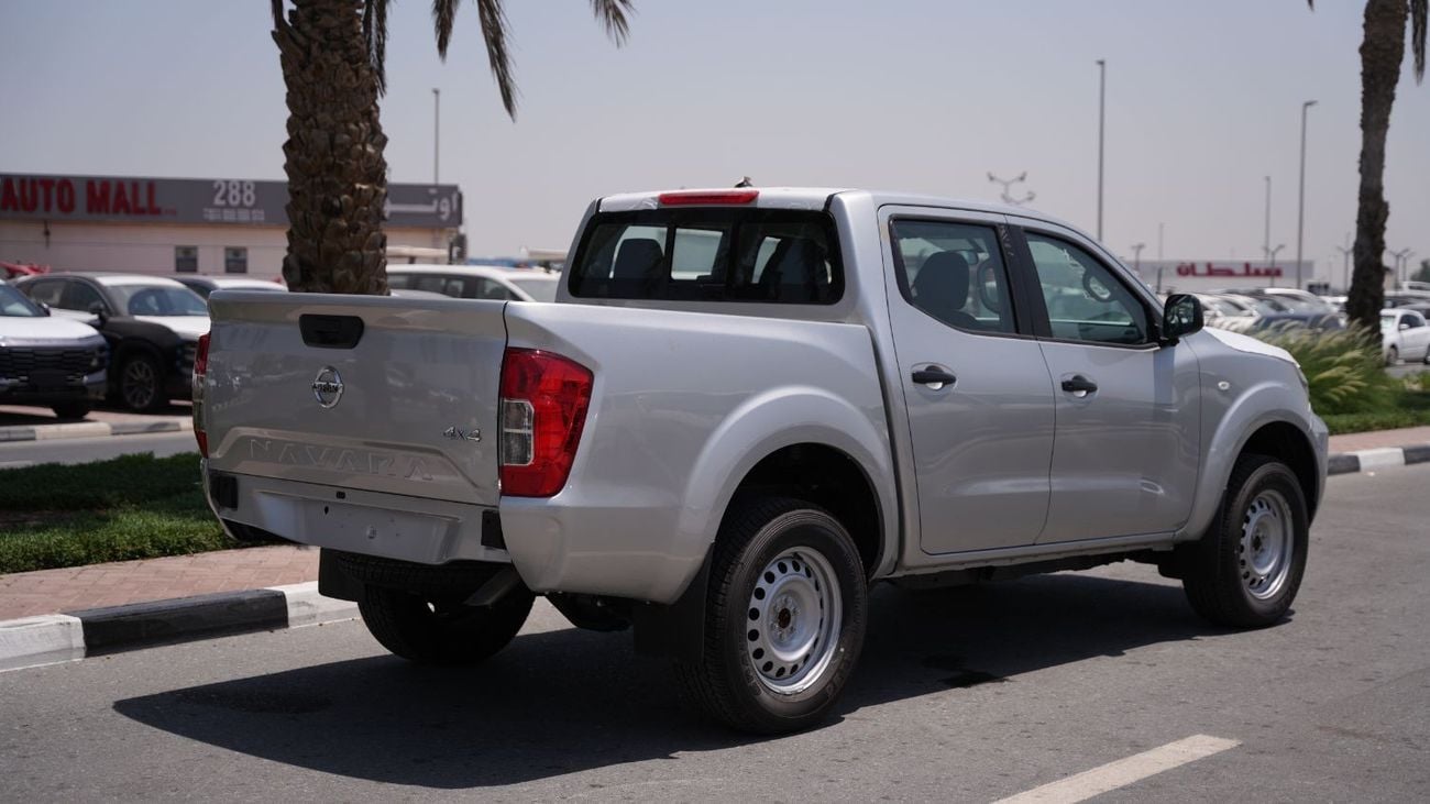 Nissan Navara Nissan Navara  2.5L 4WD Diesel XE MT DCab Plus MY-2023
