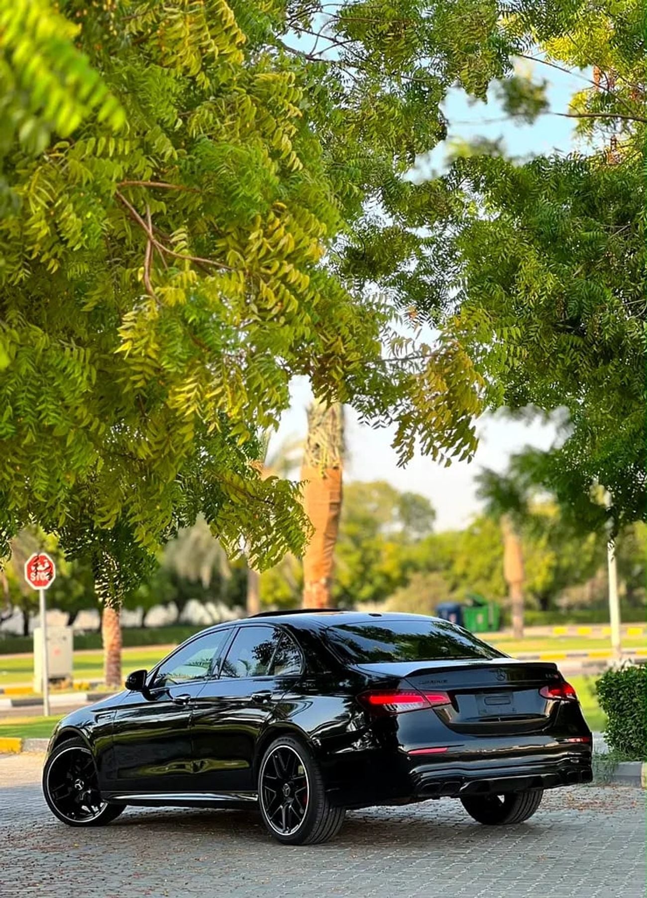 Mercedes Benz E300 E 300 - Luxury Performance