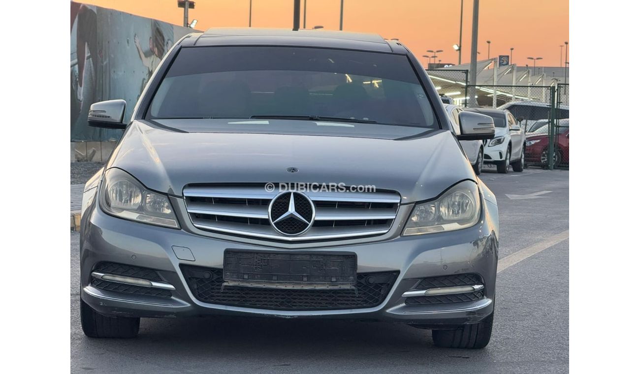 مرسيدس بنز C 200 In excellent condition and requires no expenses