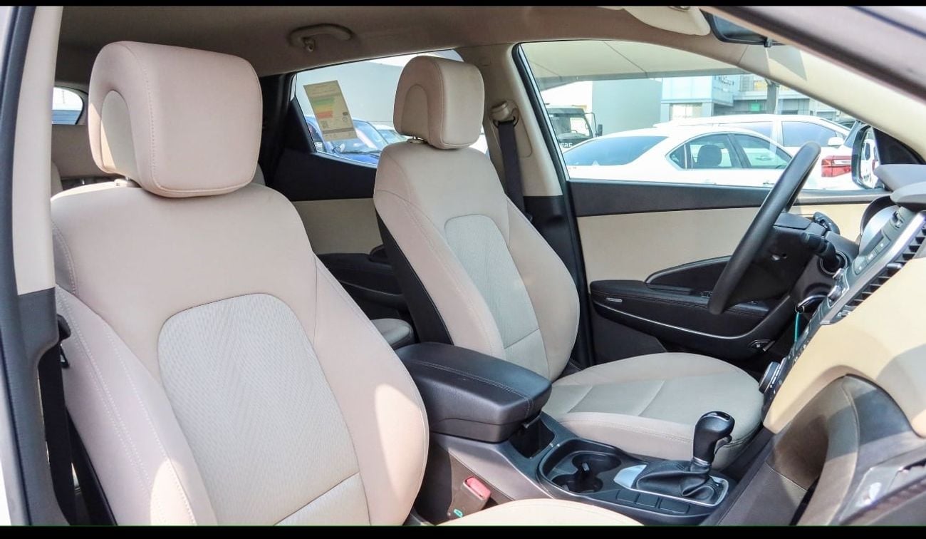 Hyundai Santa Fe Base 3.5L