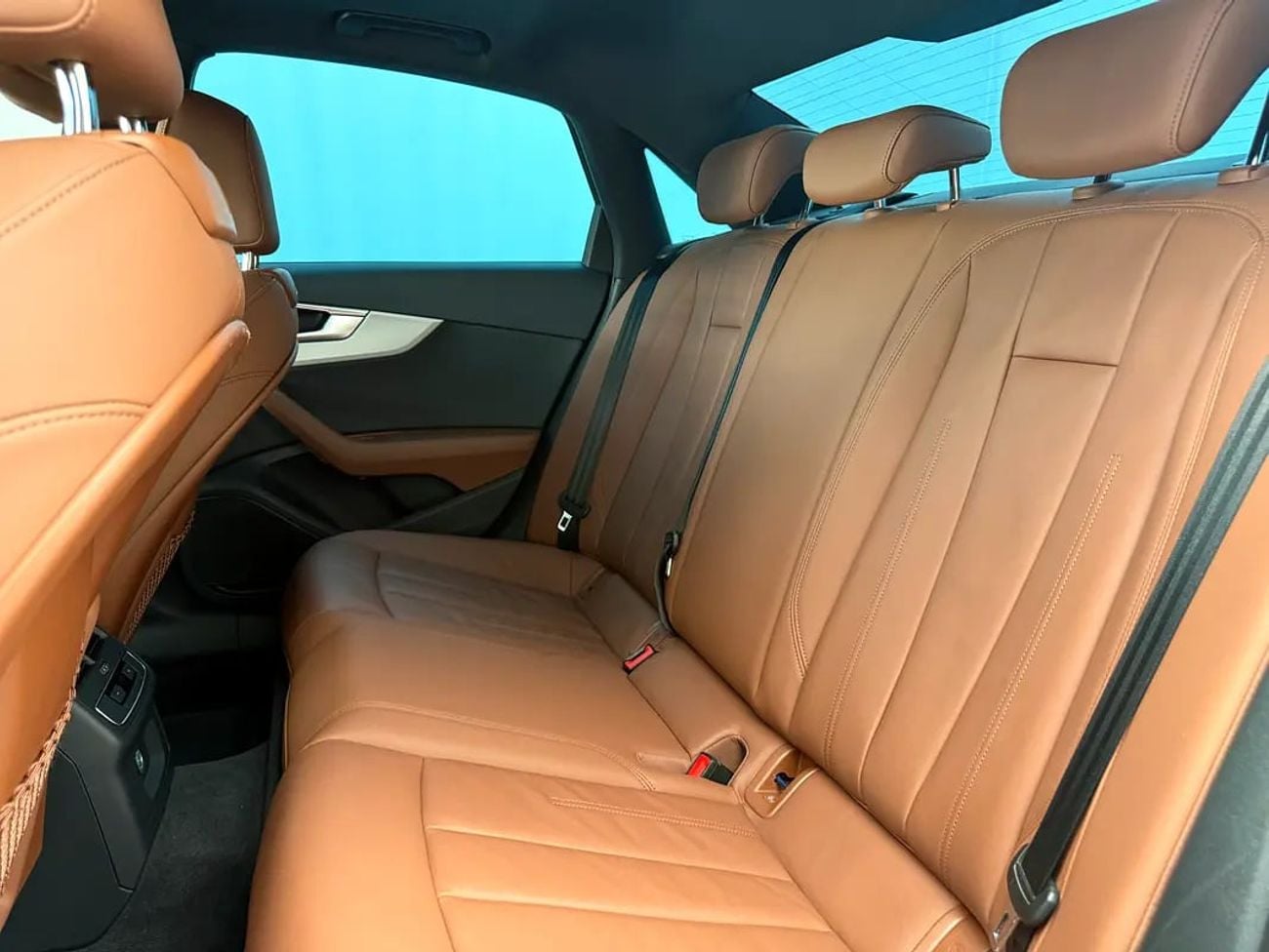 أودي A4 35 TFSI S Line 1.4L 35 TFSI S-line - GCC Specs - Great conditions