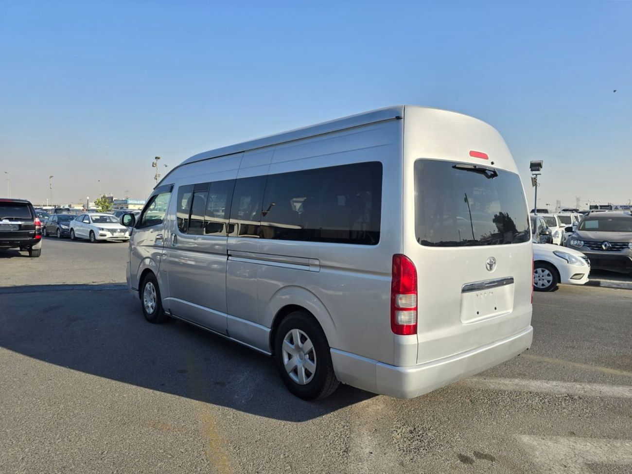 Toyota Hiace TOYOTA HIACE COMMUTER VAN RHD 2006 MODEL 2.7 L PETROL AUTOMATIC(PM02168)