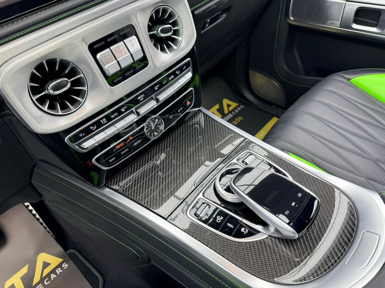 مرسيدس بنز G 63 AMG 4X4² 2022 Mercedes Benz G63 4x4², 2028 MB Warranty, 2026 MB Service Pack, Very Low Km, GCC