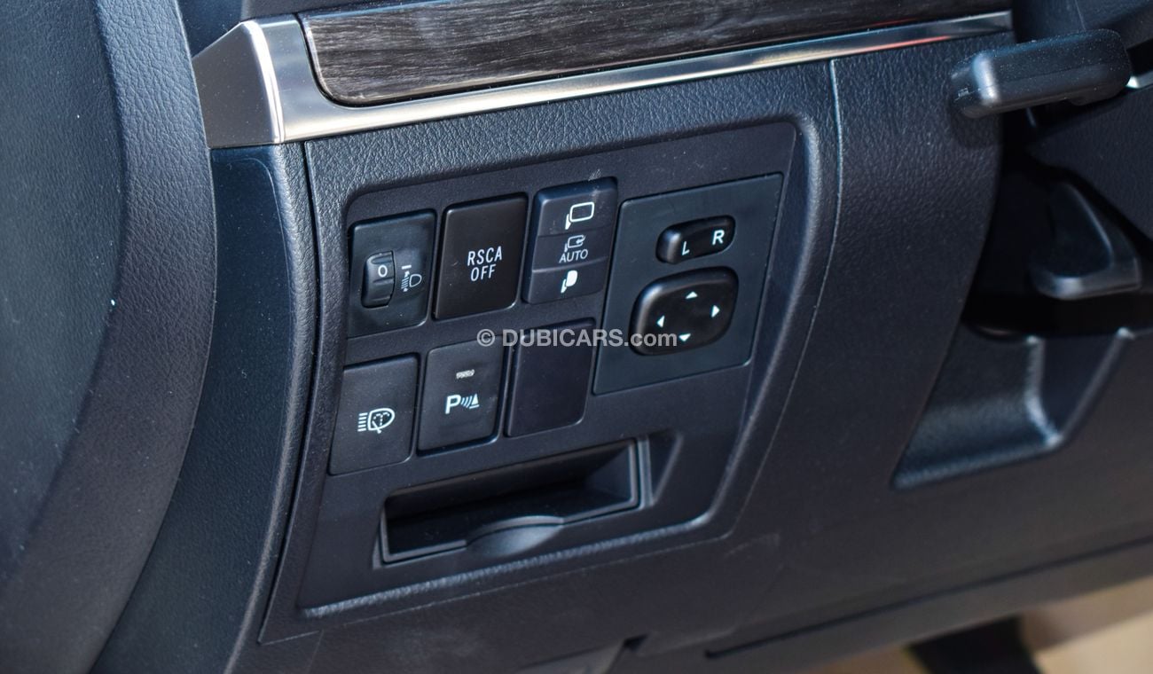 Toyota Land Cruiser GXR Grand Touring V8