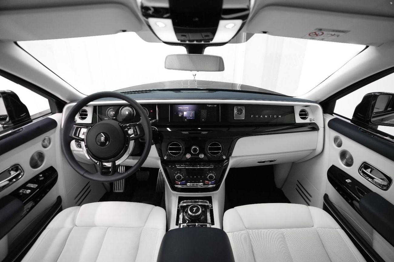 رولز رويس فانتوم 2025| Certified Pre-Owned | Warranty & Service