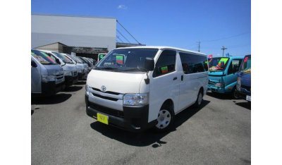 Toyota Regius TRH200V