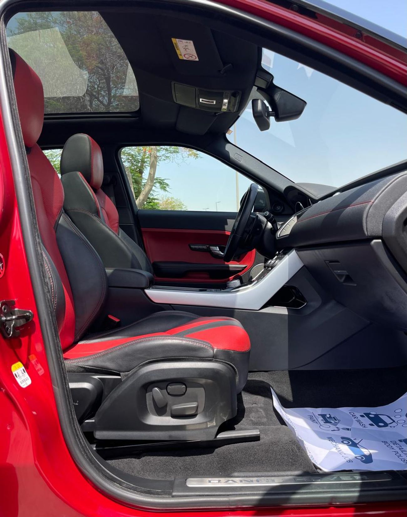 لاند روفر رانج روفر إيفوك Dynamic 2.0L (5 Door) Dynamic  2.0L  (5 Door) 2015 GCC