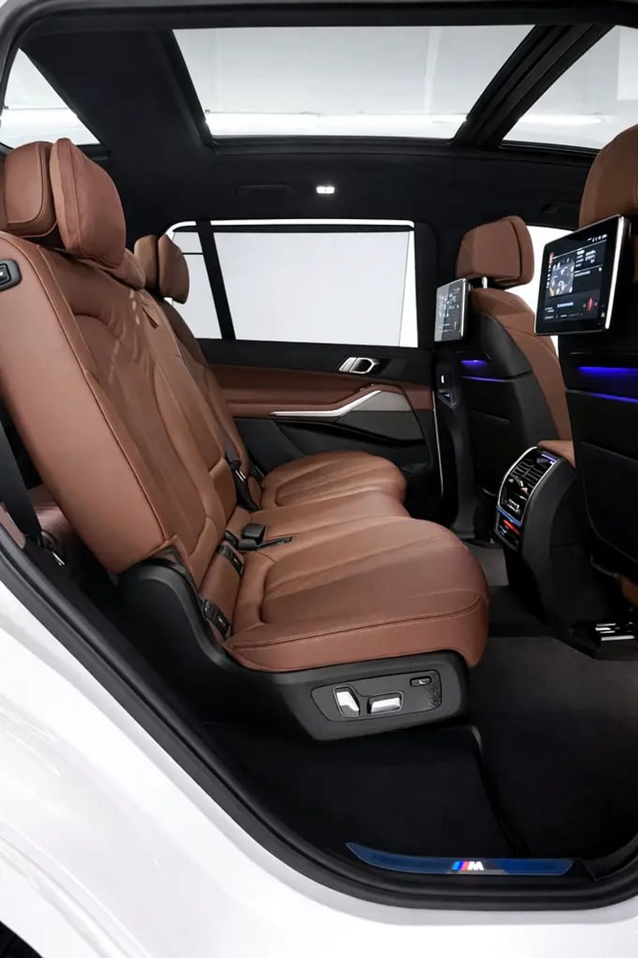 BMW X7 40i M Sport Pure 3.0L (335 HP)