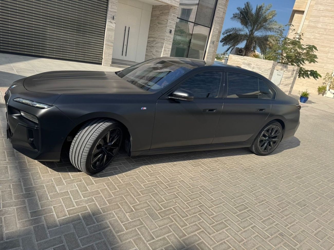 بي أم دبليو 760i