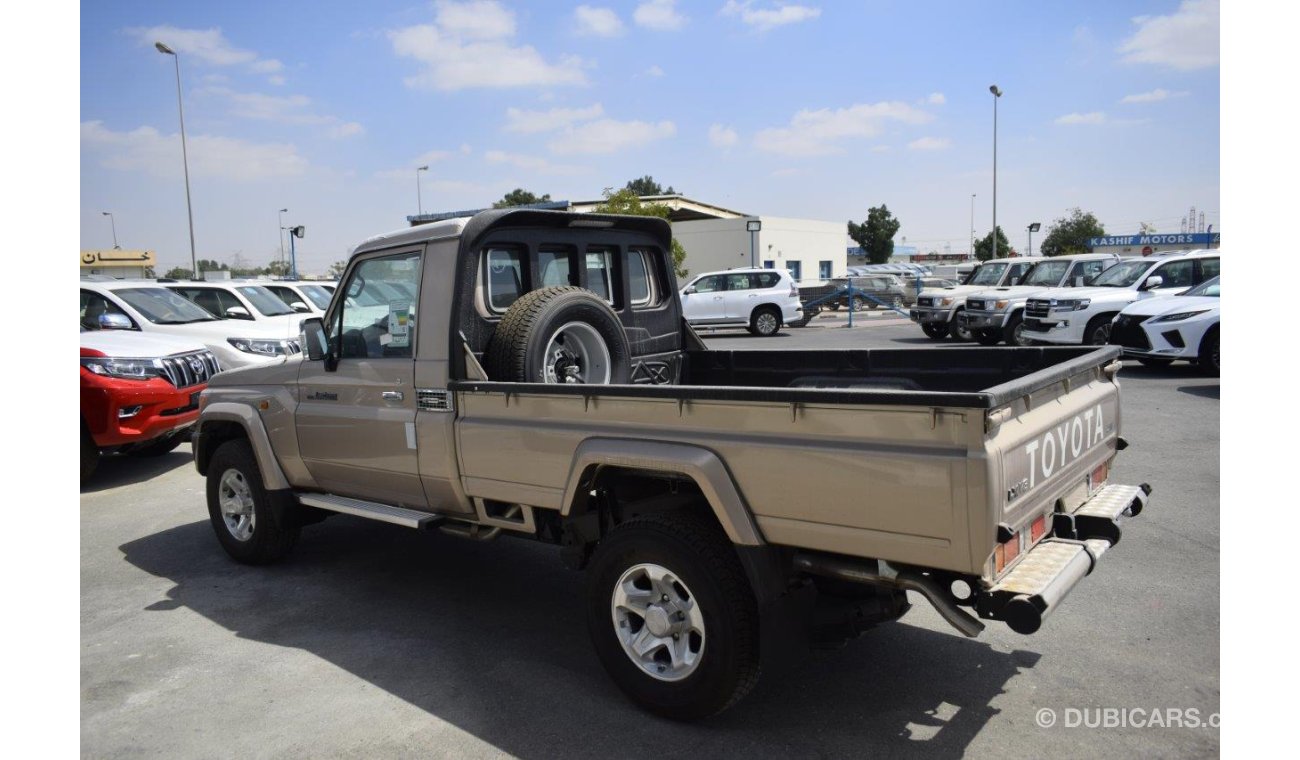 Toyota Land Cruiser Pick Up 79 SC PICKUP V8 4.5L TURBO DIESEL MT WITH DIFF.LOCK AND NAVIGATION