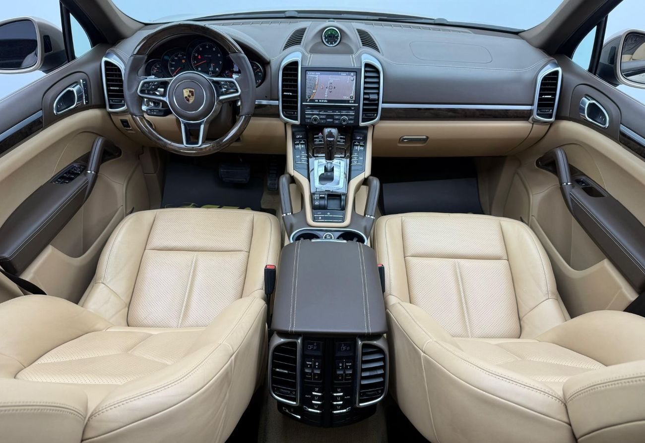 Porsche Cayenne Std 3.6L 2016 Porsche Cayenne, Full Service History, Excellent Condition, GCC