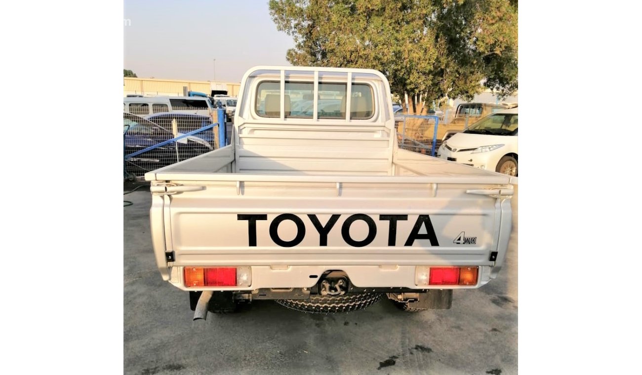 Toyota Land Cruiser Pick Up SINGLE CABIN V6