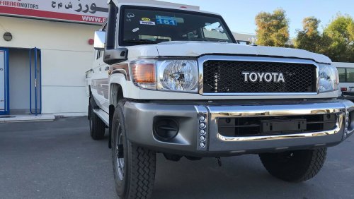 Toyota Land Cruiser Pick Up LC79 V8 TURBO DIESEL