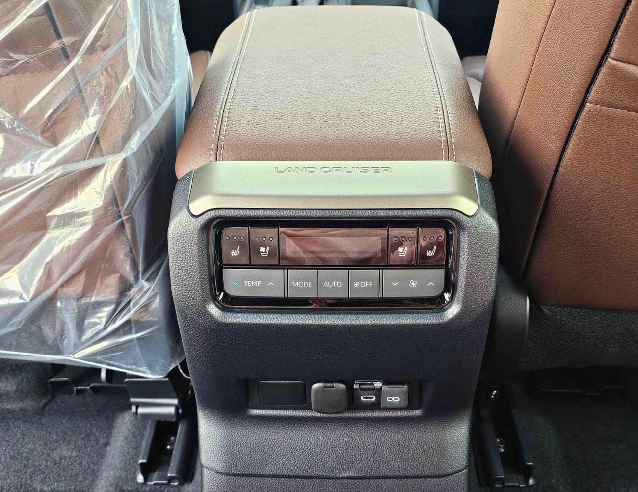تويوتا برادو ADVENTURE TURBO / 2.4L V4 PETROL / RADAR / HEADUP DISPLAY / 360* CAMERA WITH PWR SEATS / (CODE#PPADV