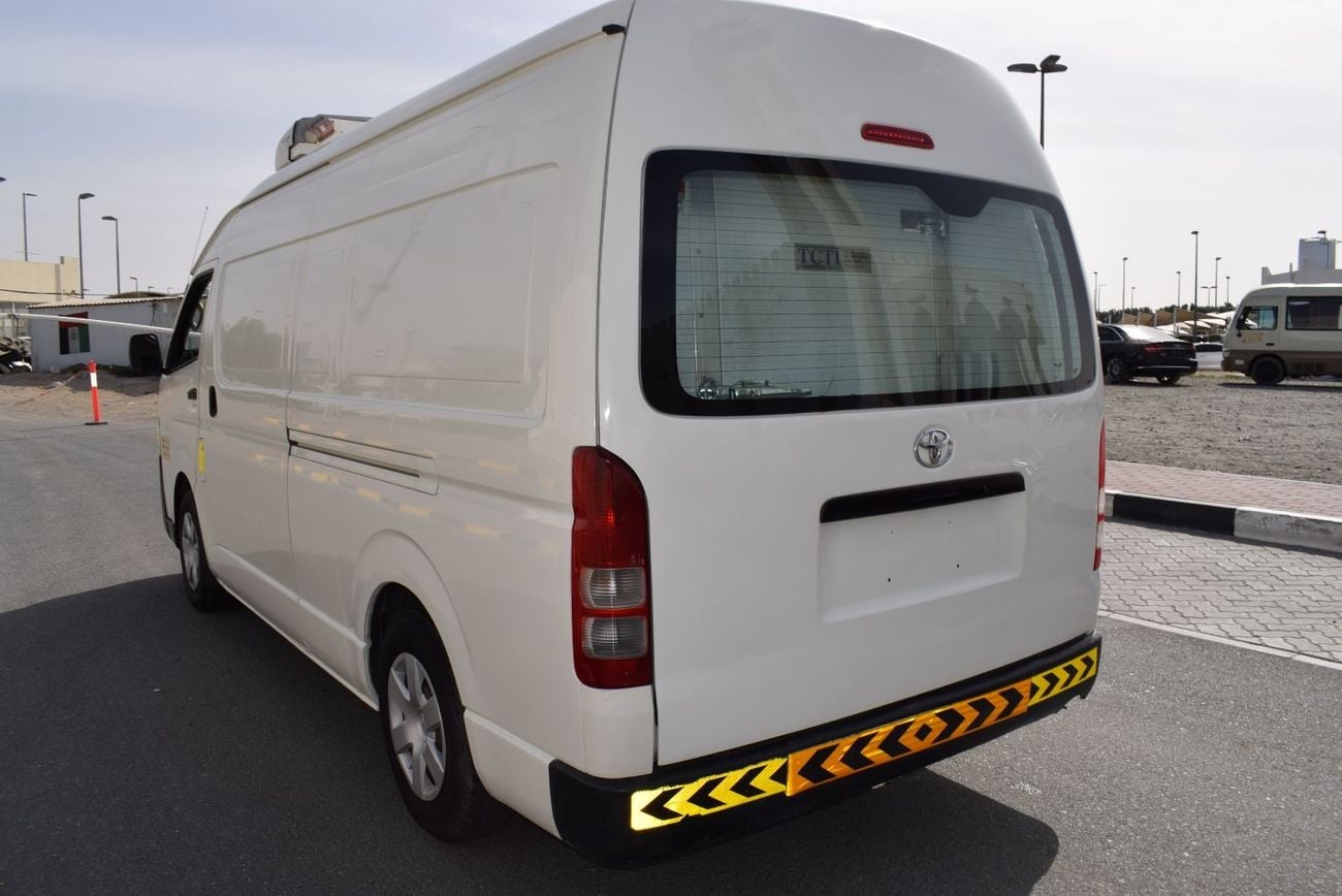 Toyota Hiace GL - High Roof LWB Toyota Hiace Highroof Thermoking Freezer Van, Model:2016. Excellent condition