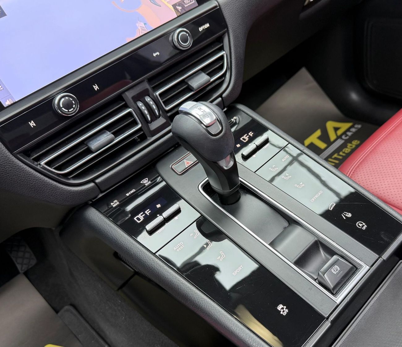 Porsche Macan Std 2.0L (252 HP) 2022 Porsche Macan, Warranty, Full Service History, Excellent Condition, GCC