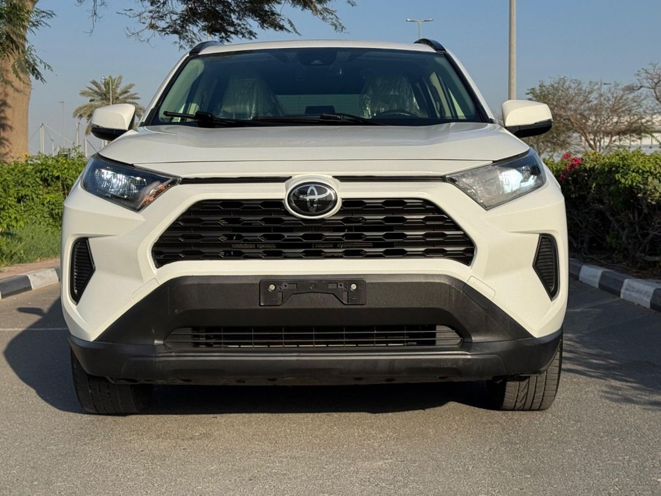 Toyota RAV4 2019 LE 4x4 LEATHER SEATS US SPEC