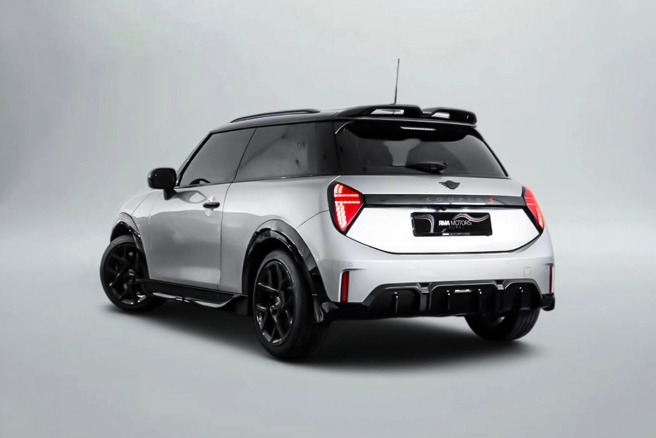 Mini Cooper S JCW (2.0L · 4 Cyl · Automatic · Petrol · Hatchback · Front Wheel Drive · 4 Seats · 3 Door)