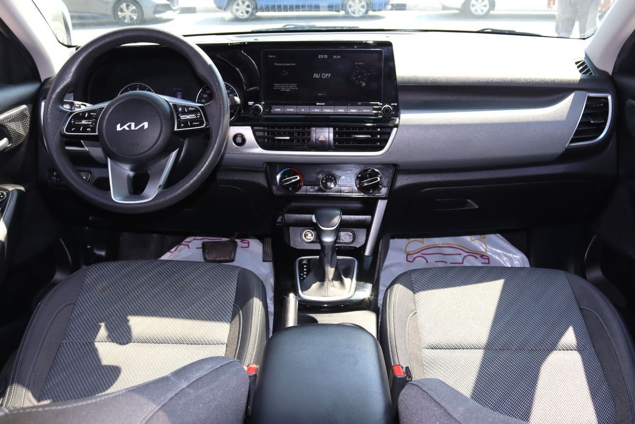 كيا سيلتوس كيا سيلتوس خليجى بدون حوادث  وبحاله ممتازه - محرك1.6L ممشى 75000 كم بسعر 53000 درهم