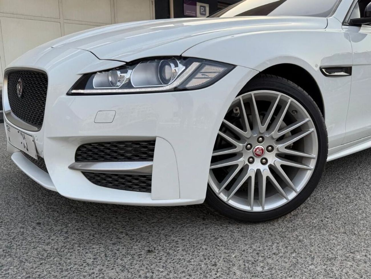 Jaguar XF R-Sport 2.0L Sedan