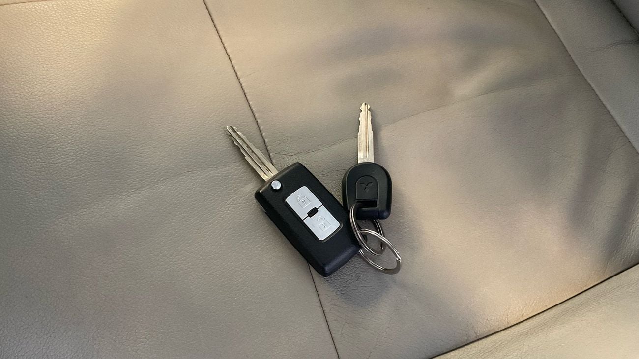 Mitsubishi Pajero 3.0 GLS H/L LTHR GOLD SIG EDT | Guaranteed Warranty | 0 Down Payment