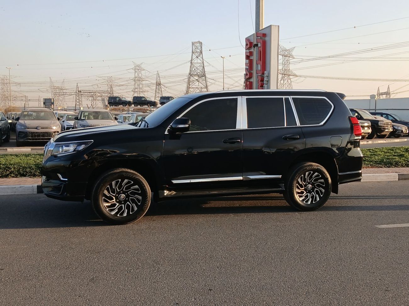 تويوتا برادو Toyota prado 2013Model TXL 2.7L v4 petrol Engine Colour Black push start Transmission Automatic Inte