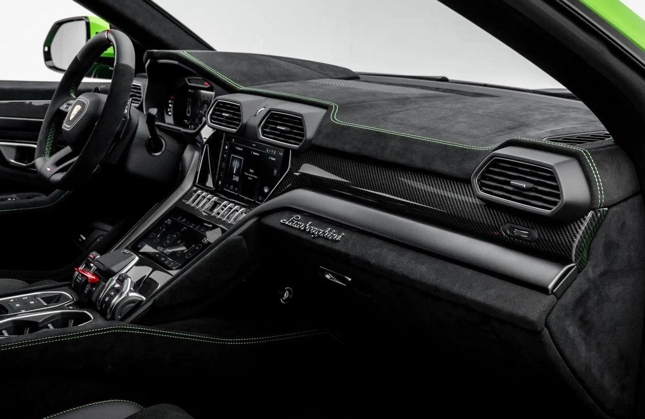 Lamborghini Urus 4.0L V8 Twin-Turbocharged Engine