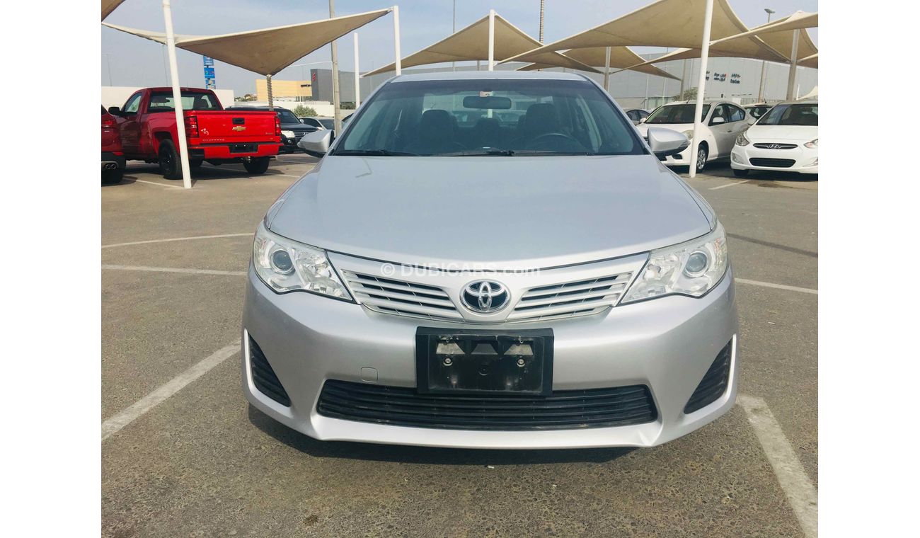 Used Toyota Camry 2014 for sale in Sharjah 205774