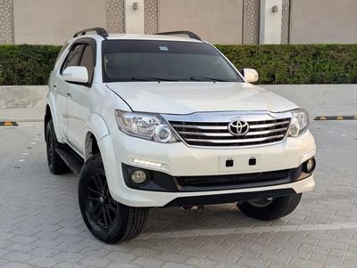 Toyota Fortuner EXR GCC Specs V4 2.7L Interior and Exterior Excellent ConditionFor Sale: 2015 Toyota Fortuner EXR, a rel