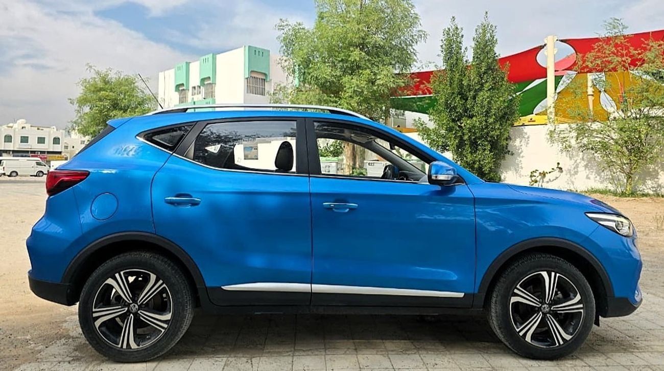 MG ZS LUXURY  1.5L A/T SUV  FWD  GCC