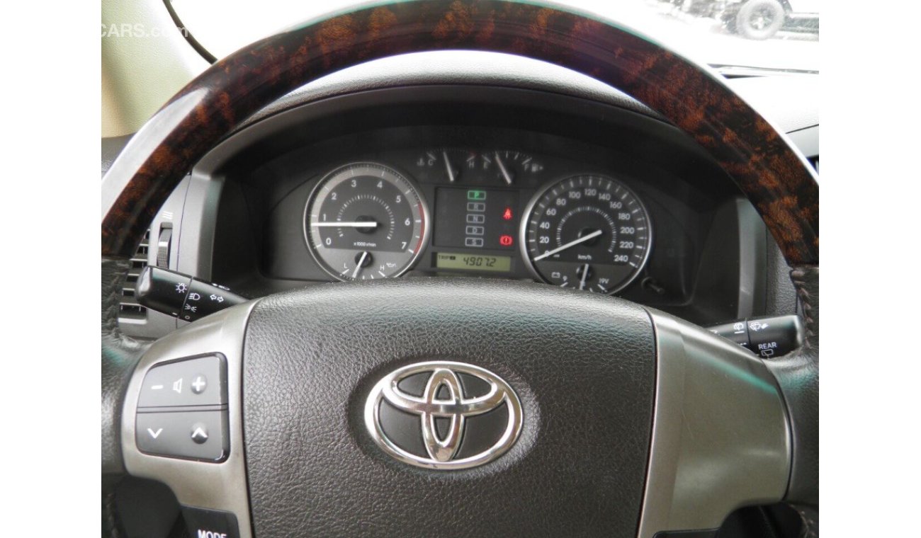 Toyota Land Cruiser 2011 GXR V6 sunroof