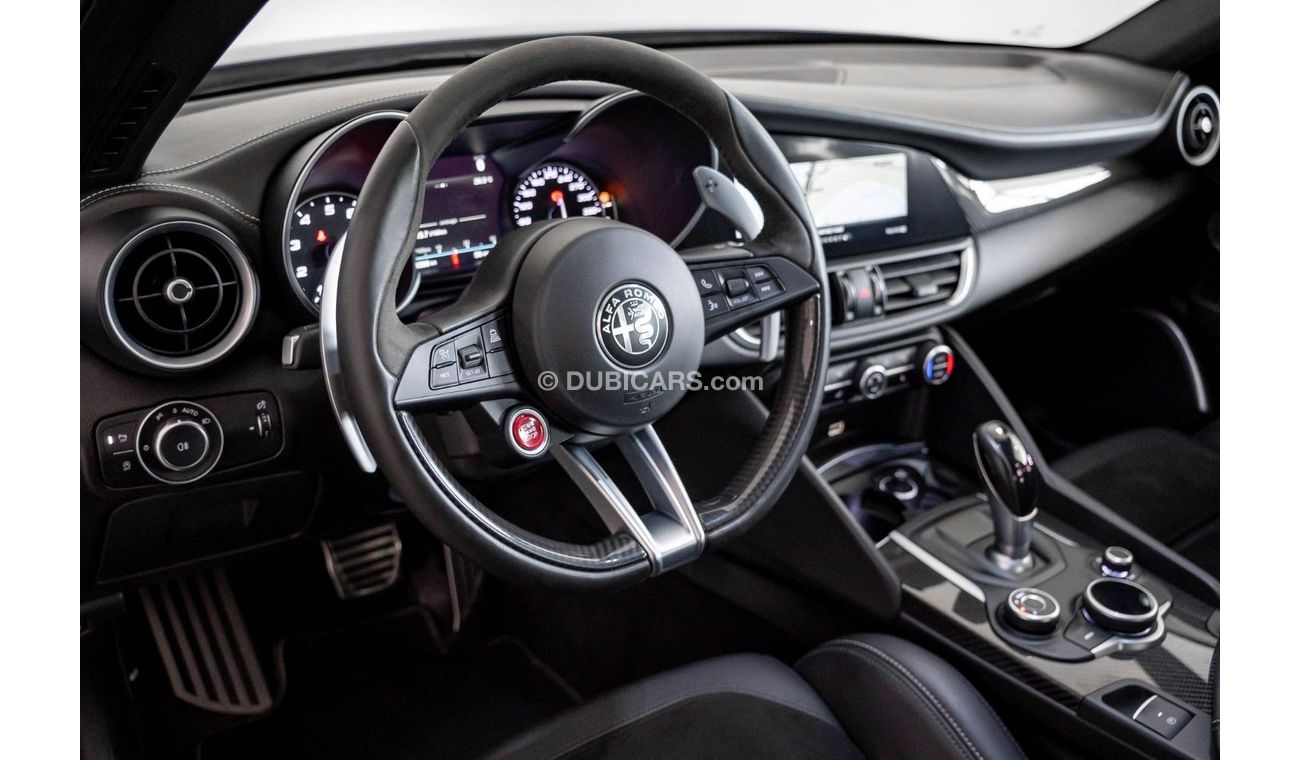 Alfa Romeo Giulia 2019 Alfa Romeo Giulia Quadrifoglio / 5 Year Alfa Romeo Warranty & Service Contract