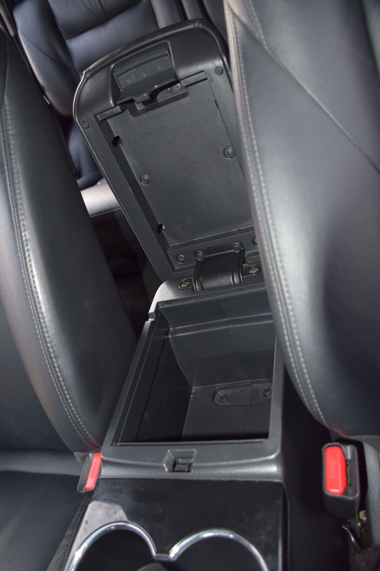 Mitsubishi Pajero Sport 4x4 Diesel 2.4L ( Right Hand )