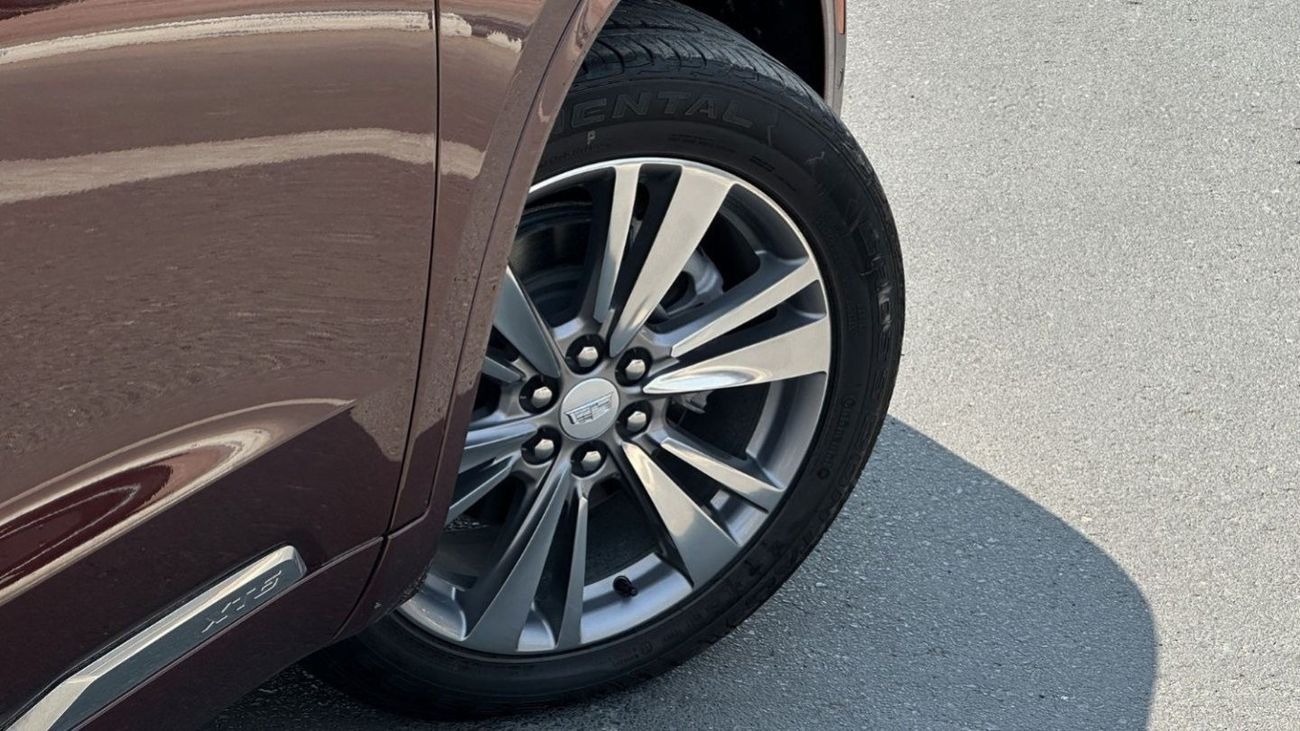 كاديلاك XT6 بريميوم لاكجري