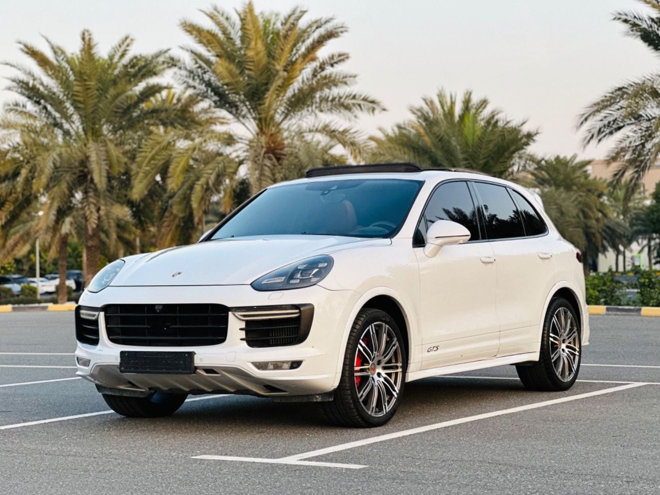 Porsche Cayenne PORSCHE CAYENNE GTS V8 MODEL 2016 FULL OPTION