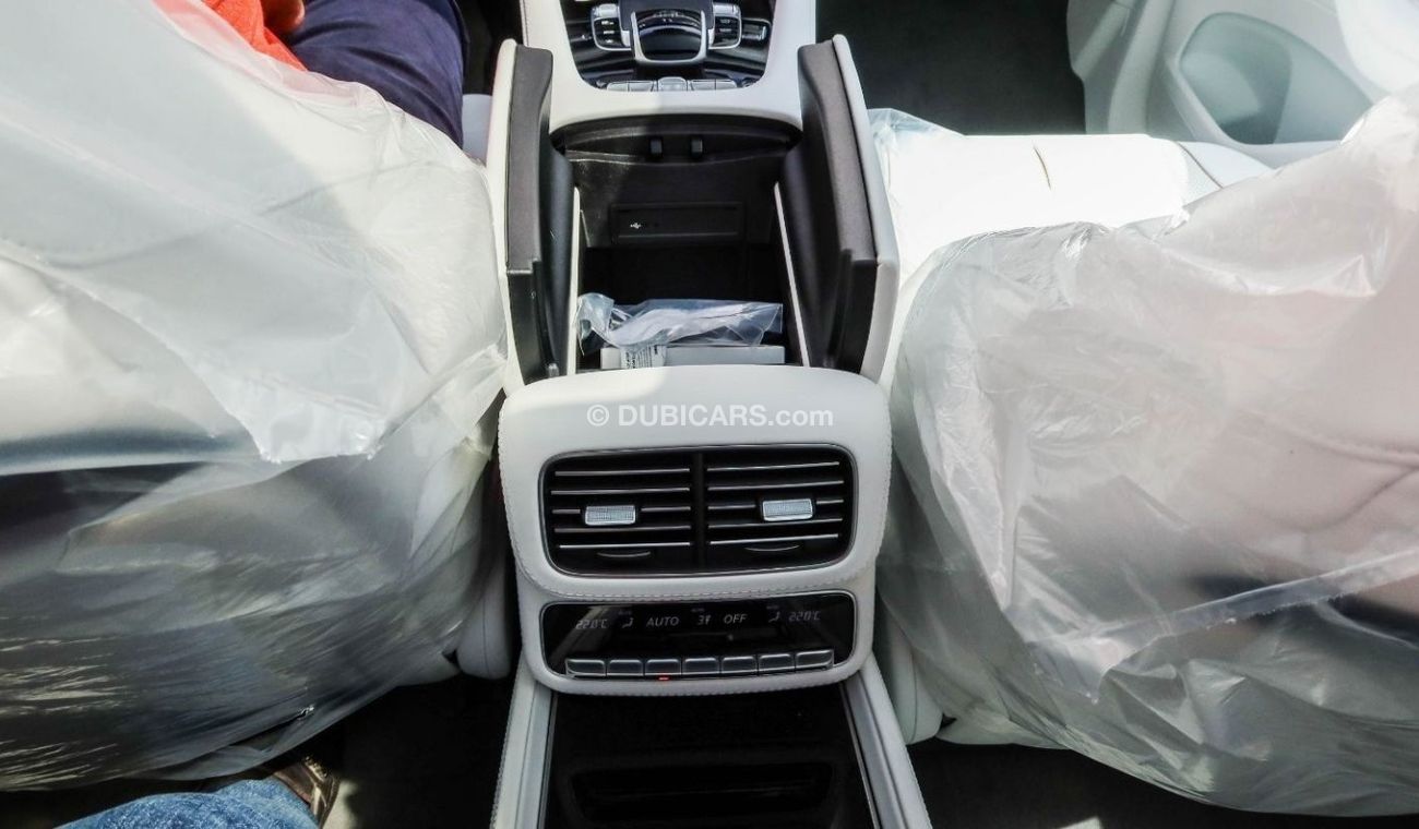Mercedes Maybach GLS600 Maybach 4MATIC/2022/GCC/DEALER WARRANTY. Local Registration + 5%