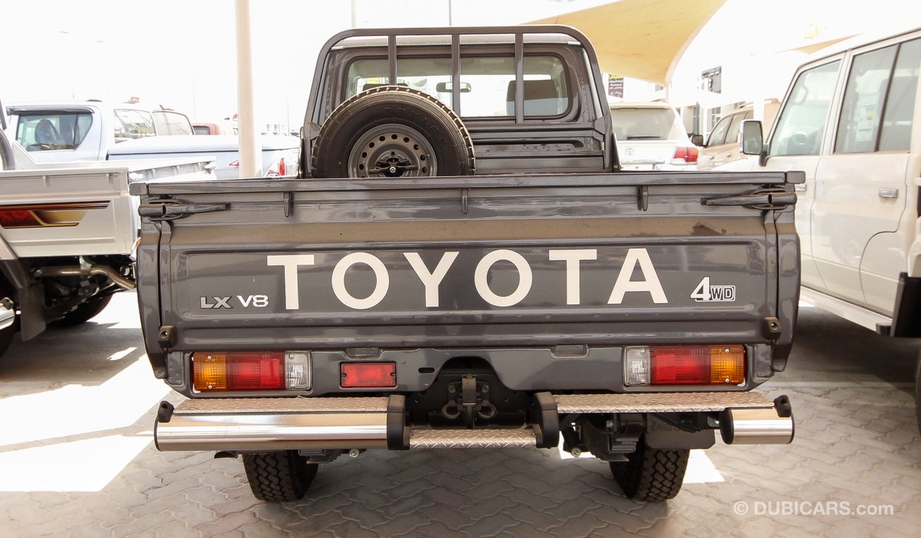 Toyota Land Cruiser Pick Up 2017 MODEL TOYOTA LAND CRUISER 79 SINGLE CAB PICKUP V8 4.5L TURBO DIESEL 3 SEAT MANUAL TRANSMISSION