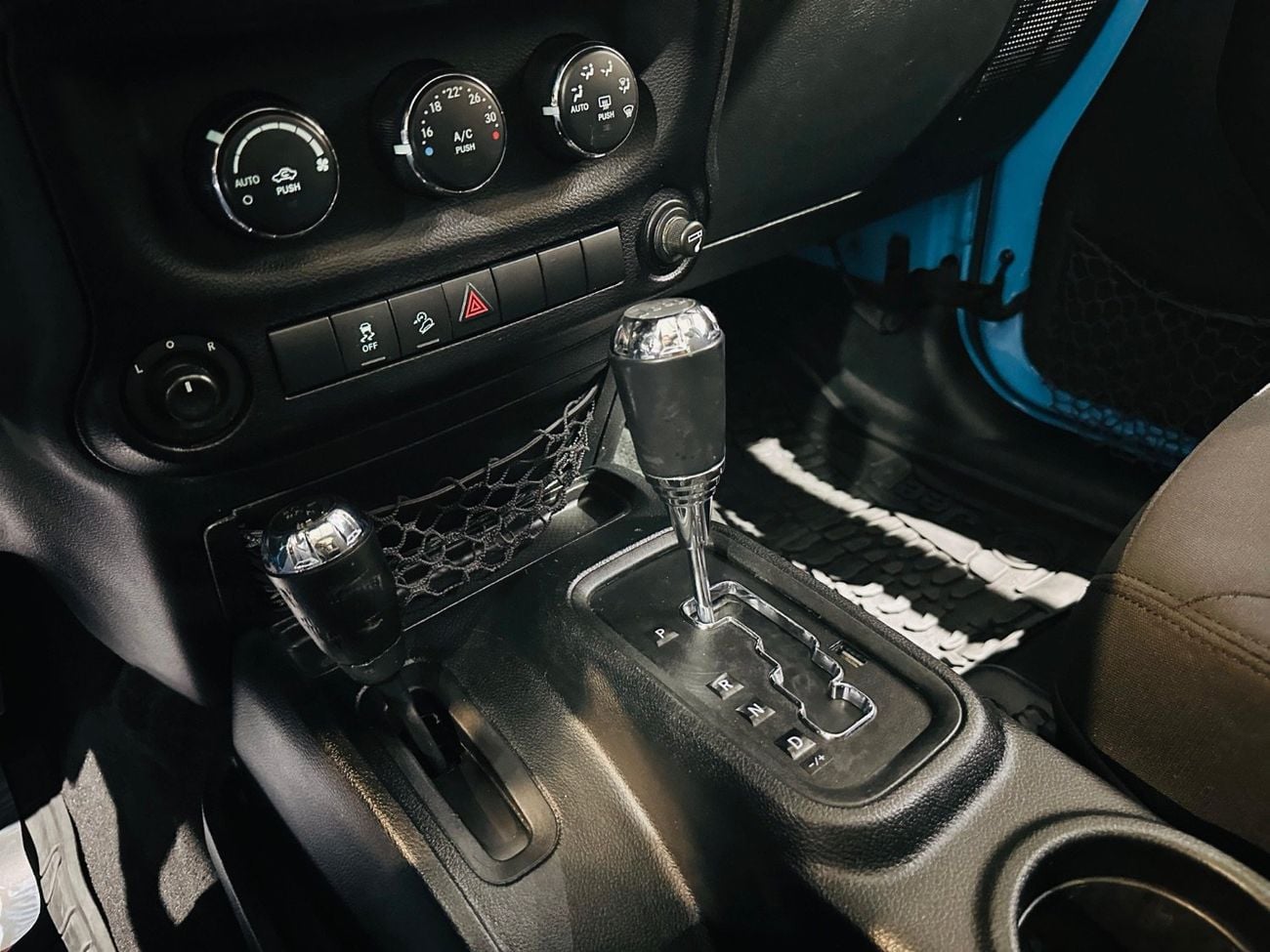 Jeep Wrangler Unlimited Sport 3.6L A/T
