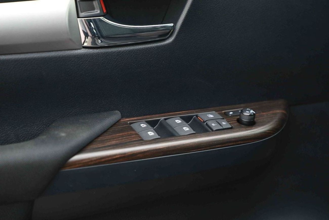 تويوتا هيلوكس HI 2.7L - ATTITUDE BLACK inside BLACK | Export Only