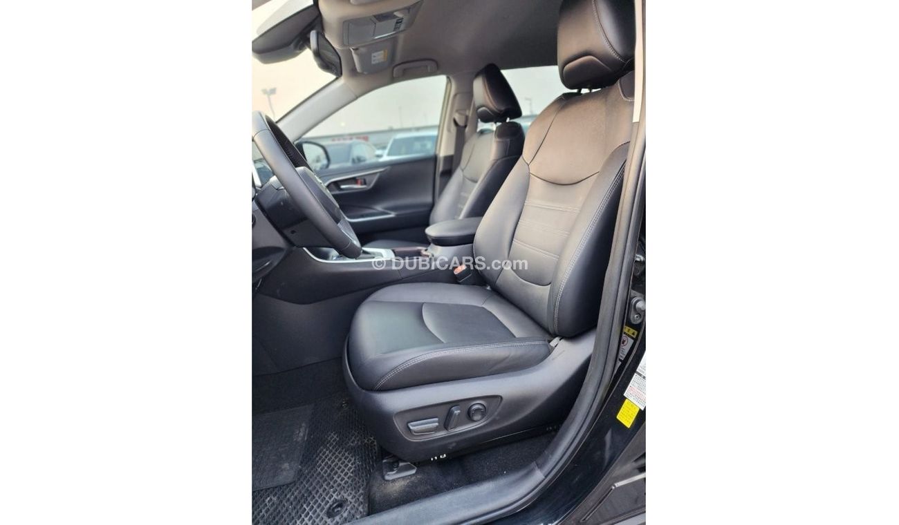 Toyota RAV4 TOYOTA RAV4 XLE JAPANESE