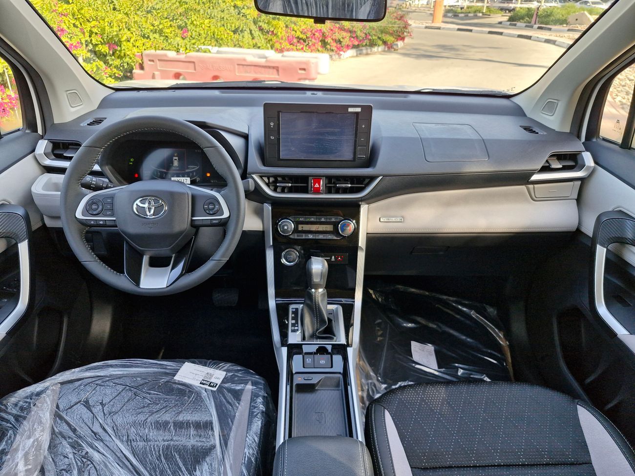 Toyota Veloz 2025 TOYOTA VELOZ 1.5L Petrol AT GCC Brand New 0Km