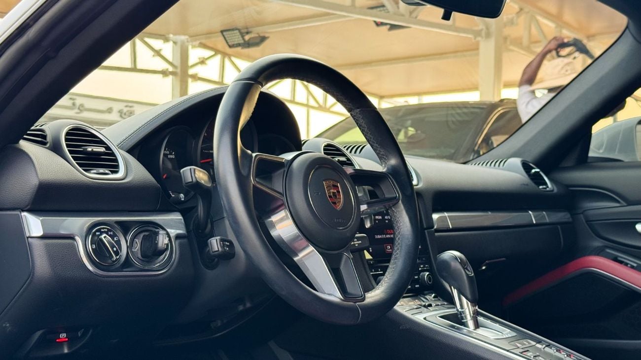 بورش كايمان 718 Std 2.0L A/T