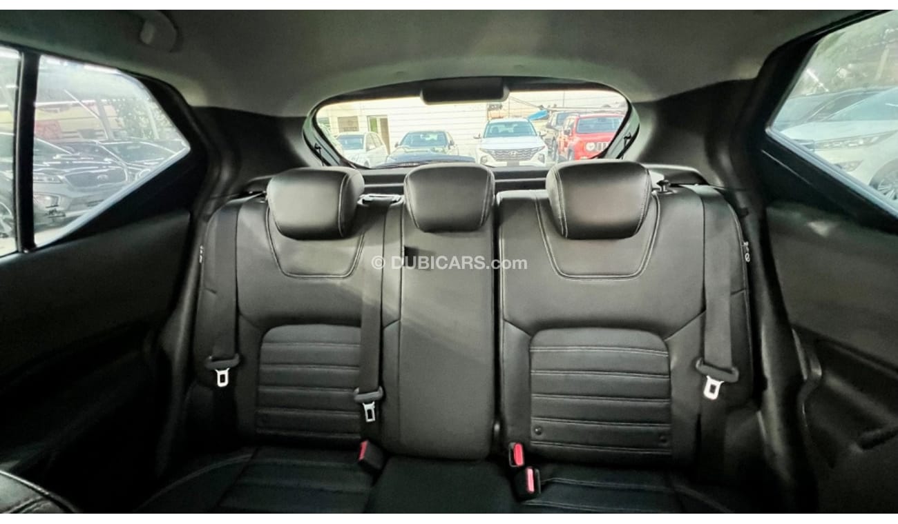 نيسان كيكس SV