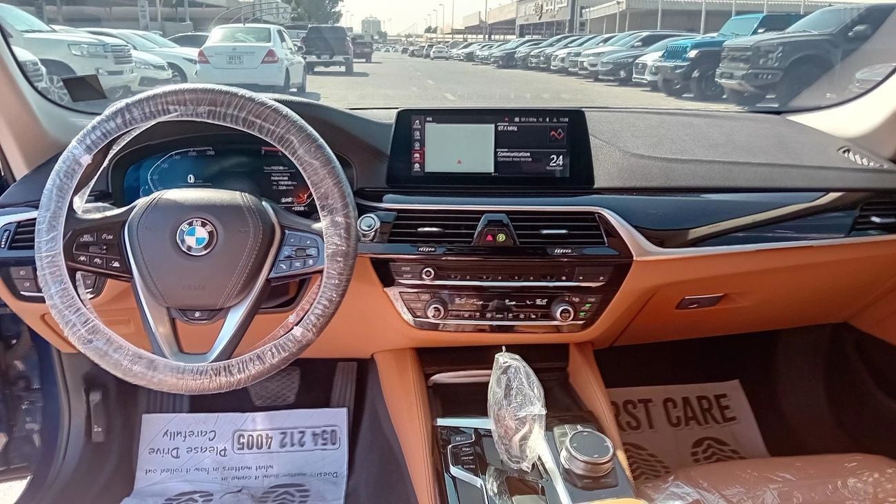 بي أم دبليو 520i Std 2.0L